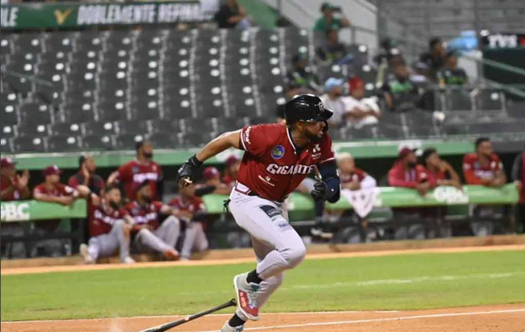 estrellas-vence-a-gigantes-en-liga-dominicana-de-beisbol-y-va-primero