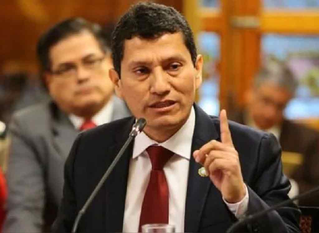 retiro-de-oficial-anticorrupcion-motiva-criticas-en-peru