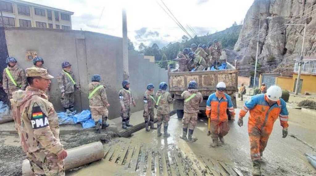 bolivia-moviliza-fuerzas-y-medios-en-zona-de-deslave