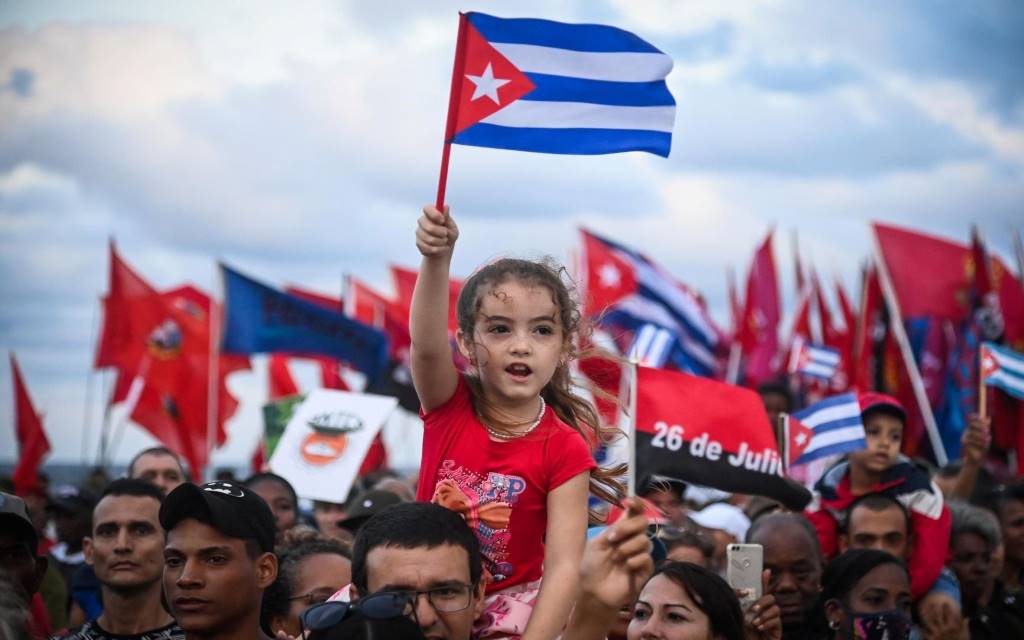 analista-politico-peruano-destaca-gran-marcha-cubana-contra-bloqueo