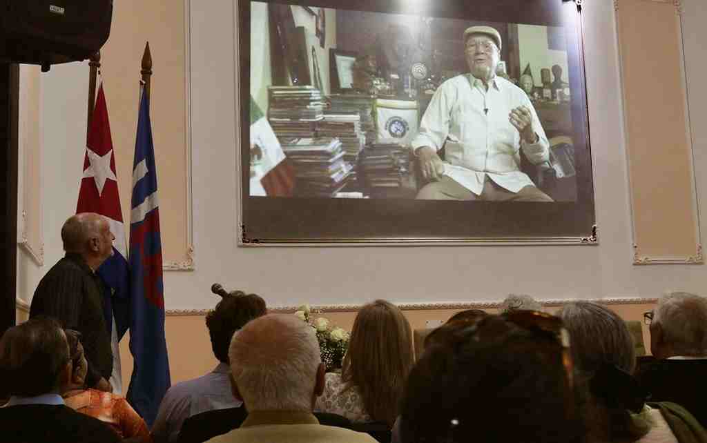 sepultan-a-destacado-periodista-cubano-en-santa-clara-ciudad-natal