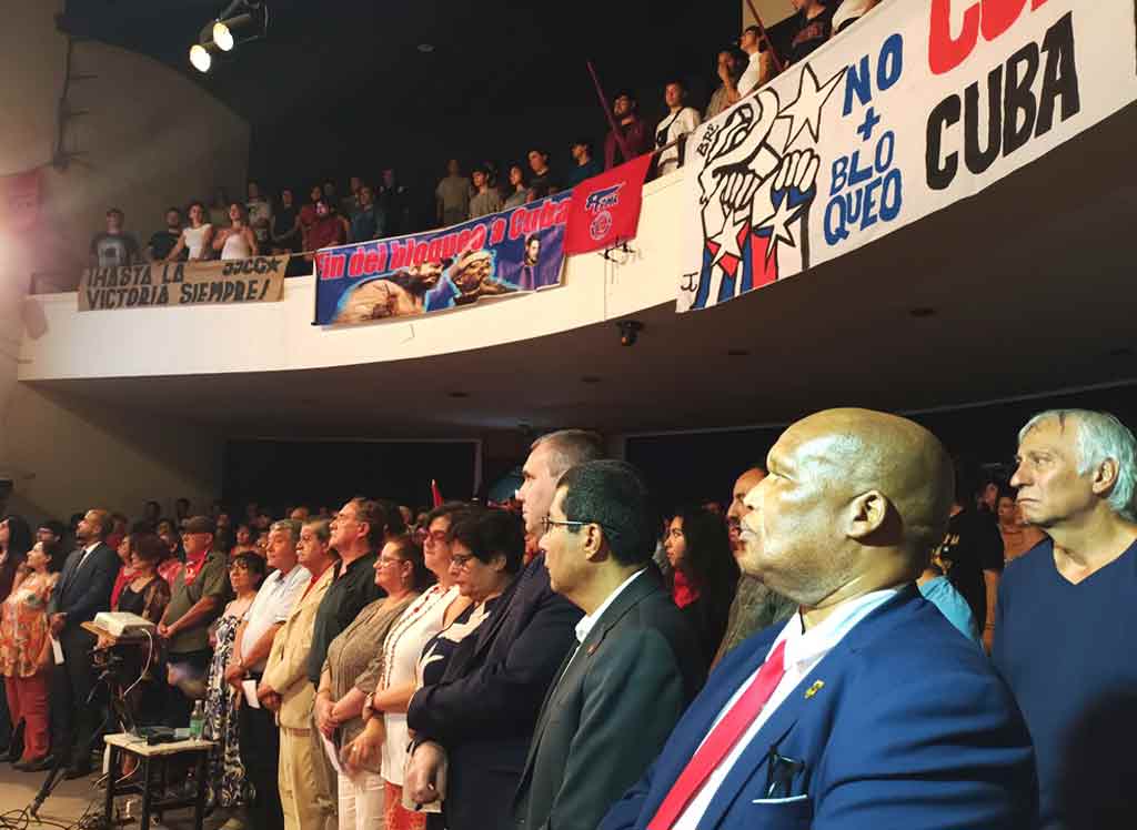 con-banderazo-arranco-en-chile-homenaje-a-la-revolucion-cubana