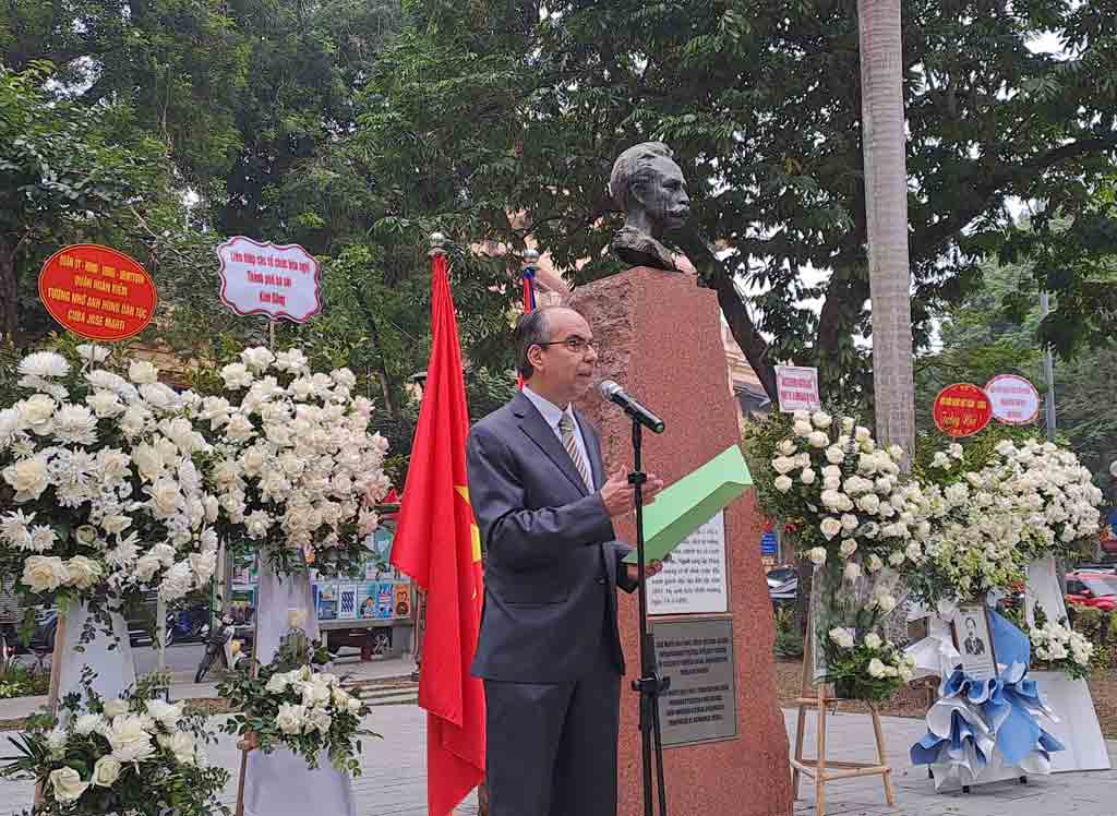 Cuba-obrigada-pela-firme-queixa-do-Vietnã-contra-os-abuso-dos-EUA