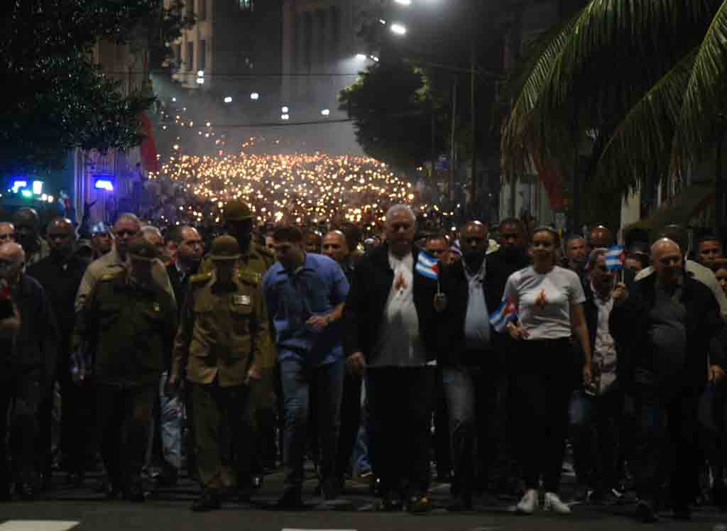 lideran-raul-castro-y-diaz-canel-tributo-a-heroe-nacional-de-cuba