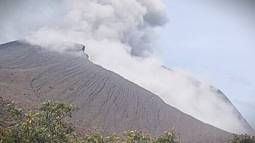 reportan-exhalaciones-de-gases-en-volcan-telica-de-nicaragua