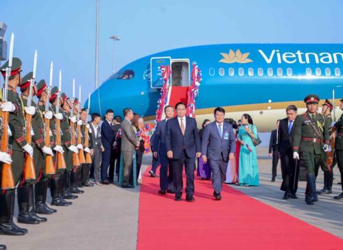 primer-ministro-de-vietnam-en-laos-para-comite-intergubernamental