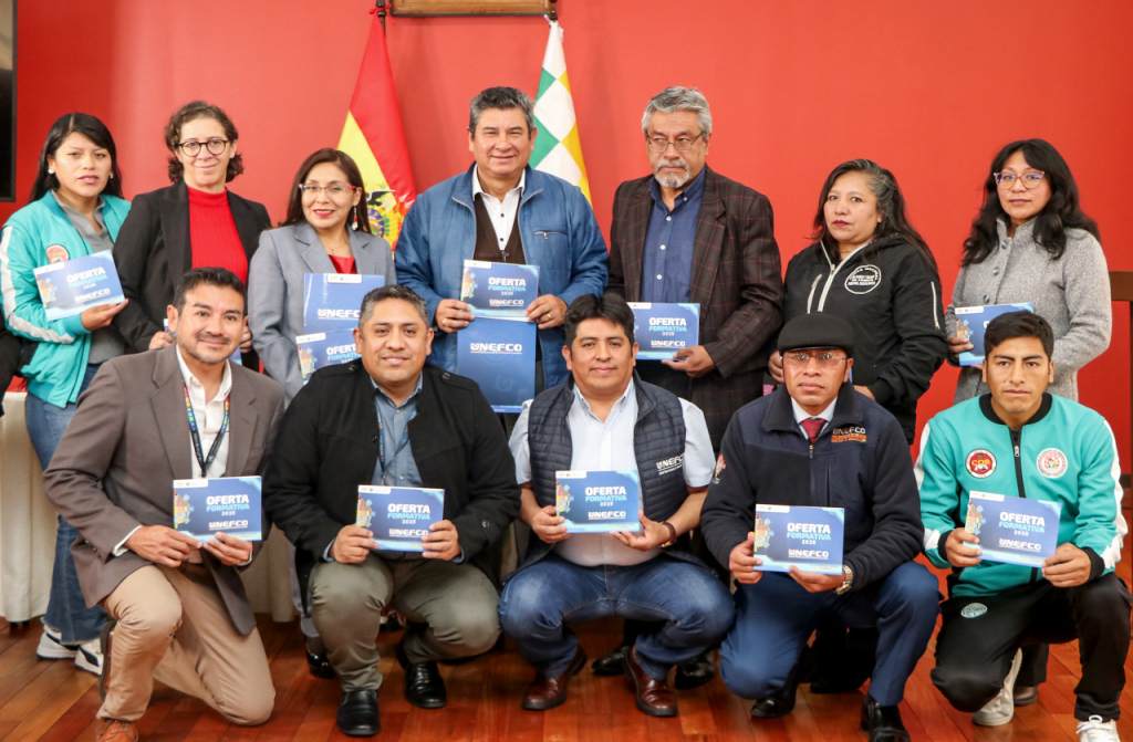 bolivia-promueve-excelencia-educativa-con-cientos-de-becas