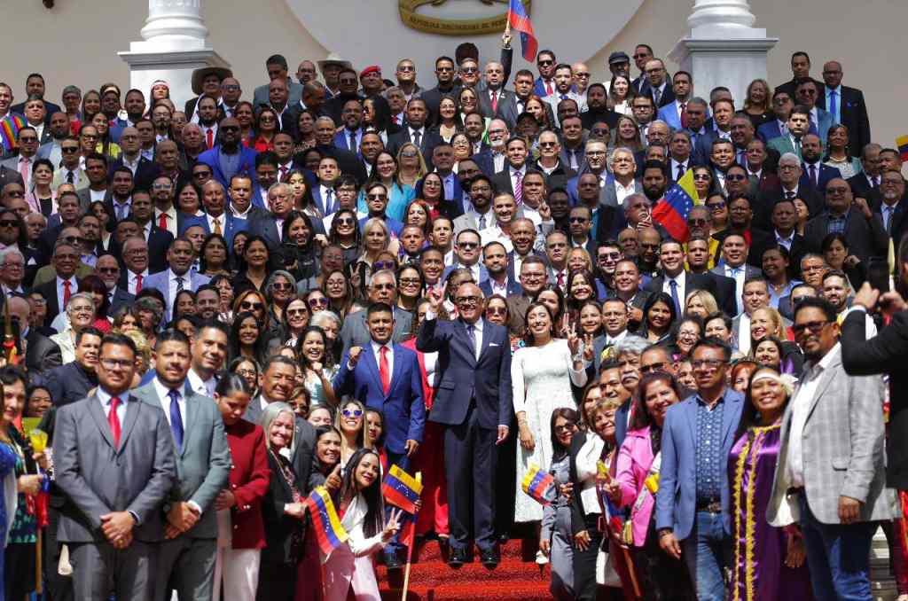 nicolas-maduro-ratifica-juramentacion-ante-parlamento-el-10-de-enero