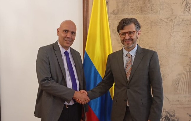 vicecanciller-colombiano-dialogo-con-embajador-de-cuba-en-bogota