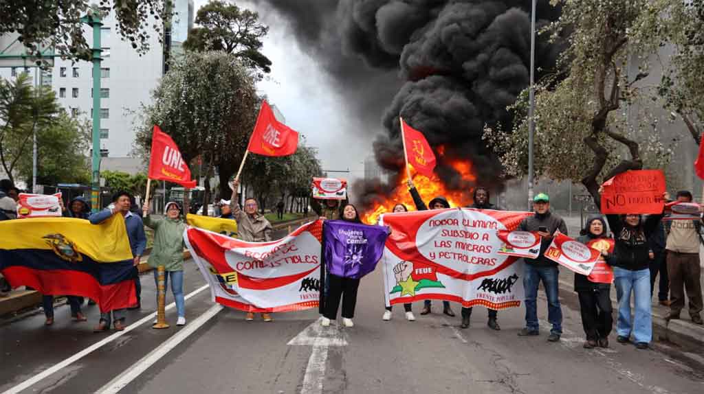 planton-en-ecuador-en-rechazo-a-concesion-de-campo-petrolero-sacha