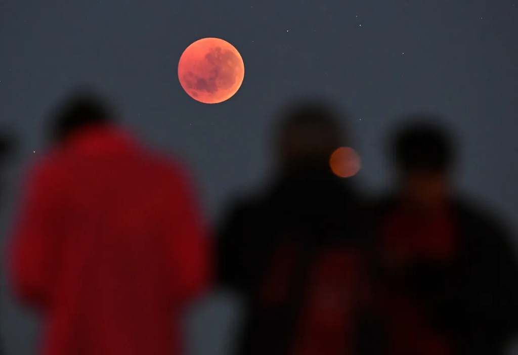 a-las-puertas-del-eclipse-total-de-luna-y-luna-de-sangre-de-marzo